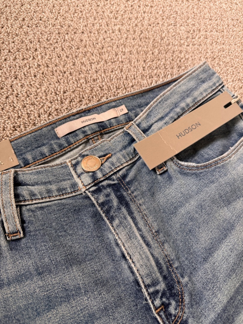 NWT Hudson ‘Nico’ Mid Rise Straight Light Blue Jeans with Front Slits Sz 27 - Picture 2 of 7